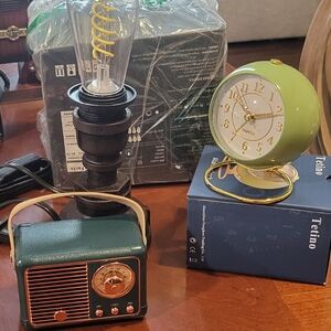 NIB Retro Radio, Clock, And Edison Lamp All Functional